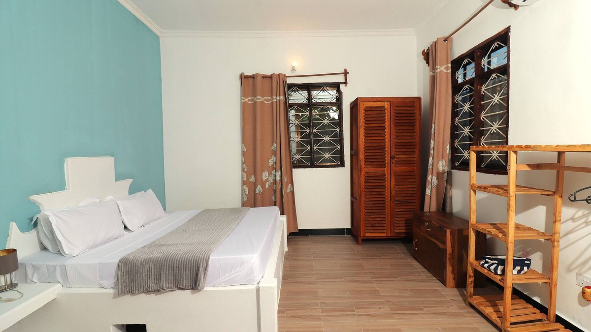 Bwejuu Beach House | 3BR Home in Paje with Pool – Walk to Beach, Dining, & Kite Spots