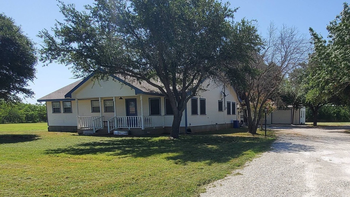 Morgan House | 3BR home@Lake Whitney, 2 mins to boat ramps and parks