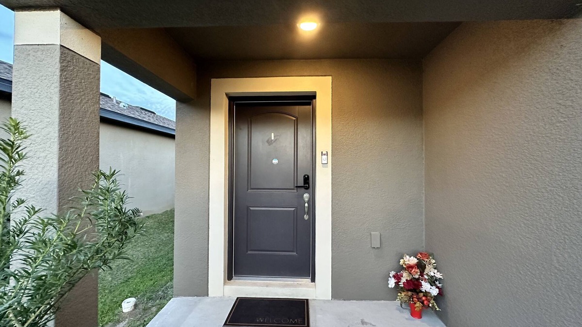 Brooksville House | 3BR Home, Modern Amenities, Patio - FL Escape Awaits!