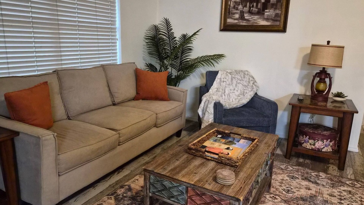 Southeast Arlington House | 3BR Home - Near AT&T Stadium, Globe Life Field, Six Flags & Downtown Arlington