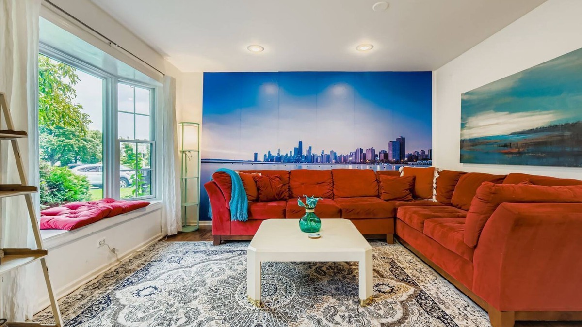 Lake Zurich House | 3BR House w/Pickleball, Game Room, Foosball, Arcade, Darts & Grill