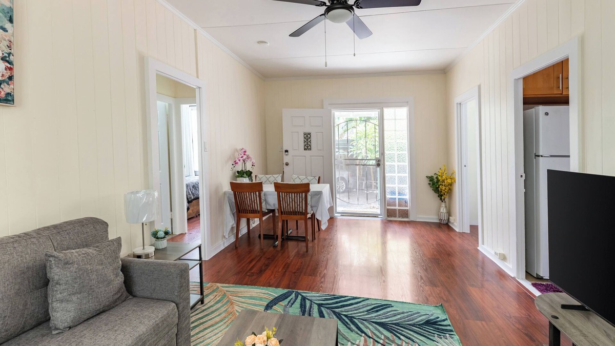 Waikiki House | 3BR House Walk to the Beach&Malls FREE Parking!