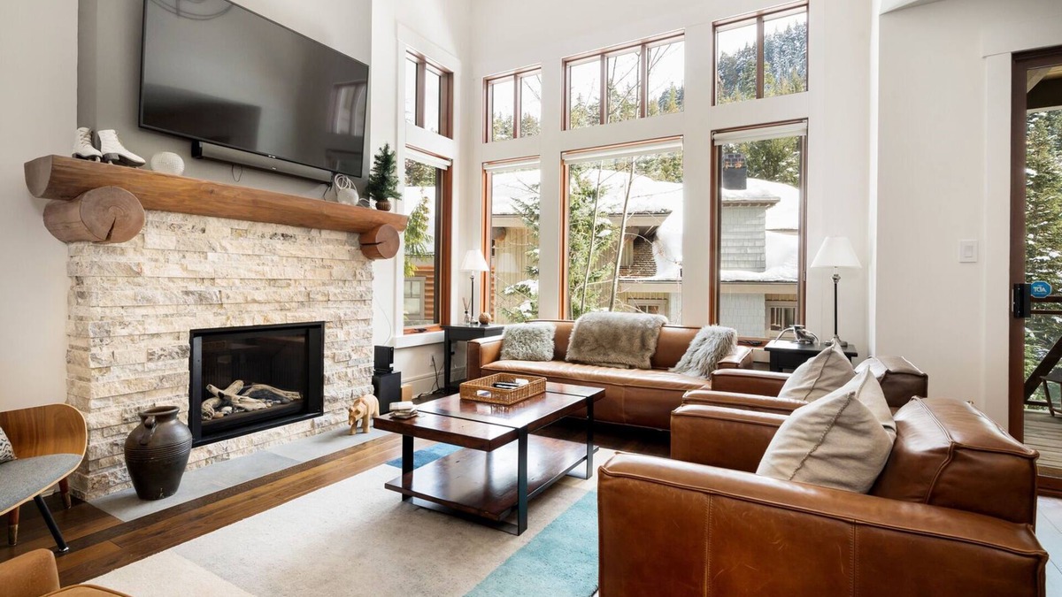 Nordic Estates House | 3BR | Luxury | Hot Tub | Ski-in/Ski-Out | Garage + Village Parking