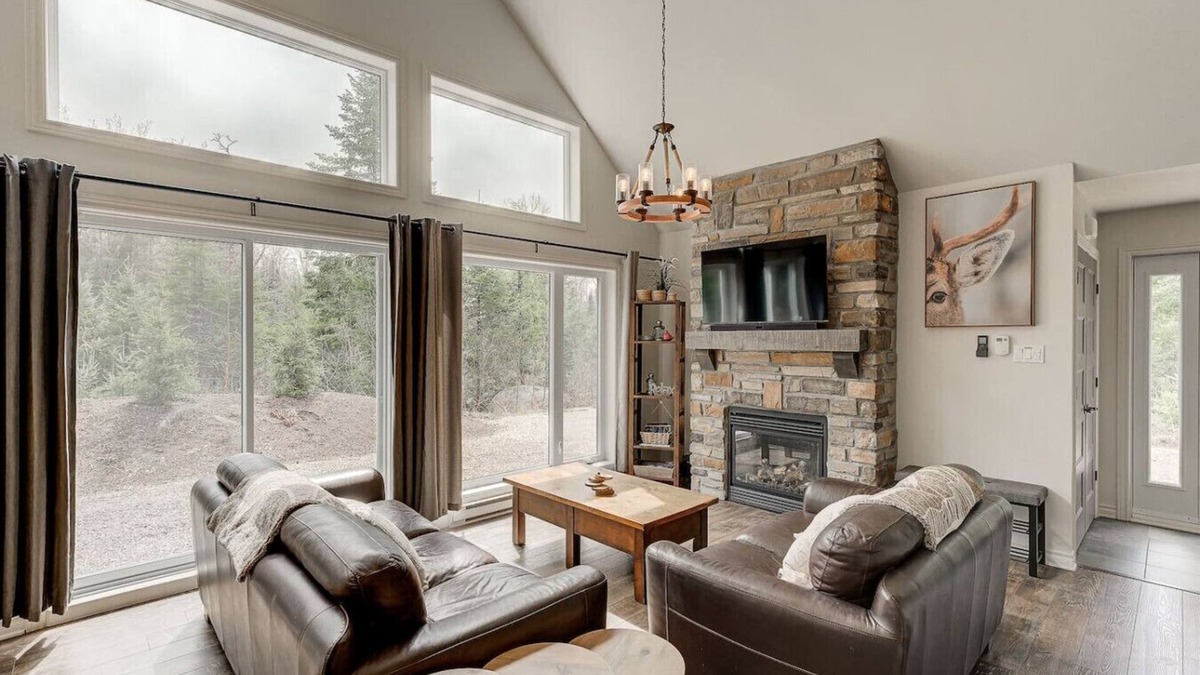 Lac-Superieur House | 3BR Nature Retreat Cottage & Spa - Lac supérieur