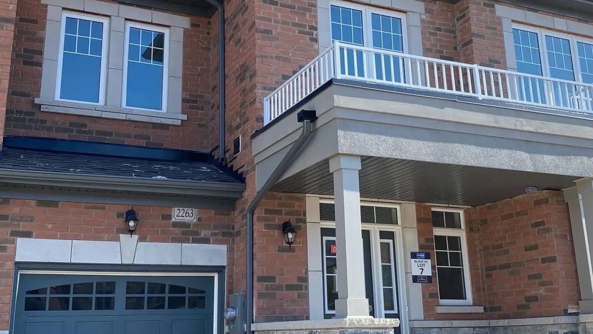 Alcona House | 3BR new & cozy vacation home near Friday Harbour