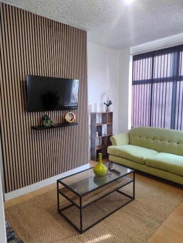 Manchester House | 3BR Sleeps 10 Walk to Alex Park