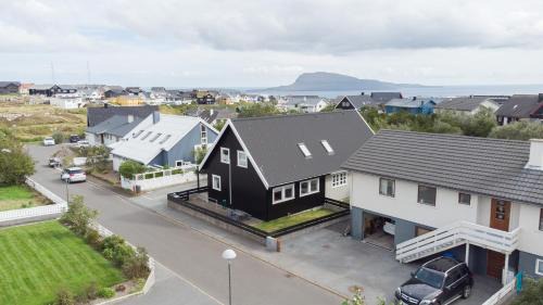 Hoyvik Apartment | 3BR - Townhouse - Free Parking - Tórshavn