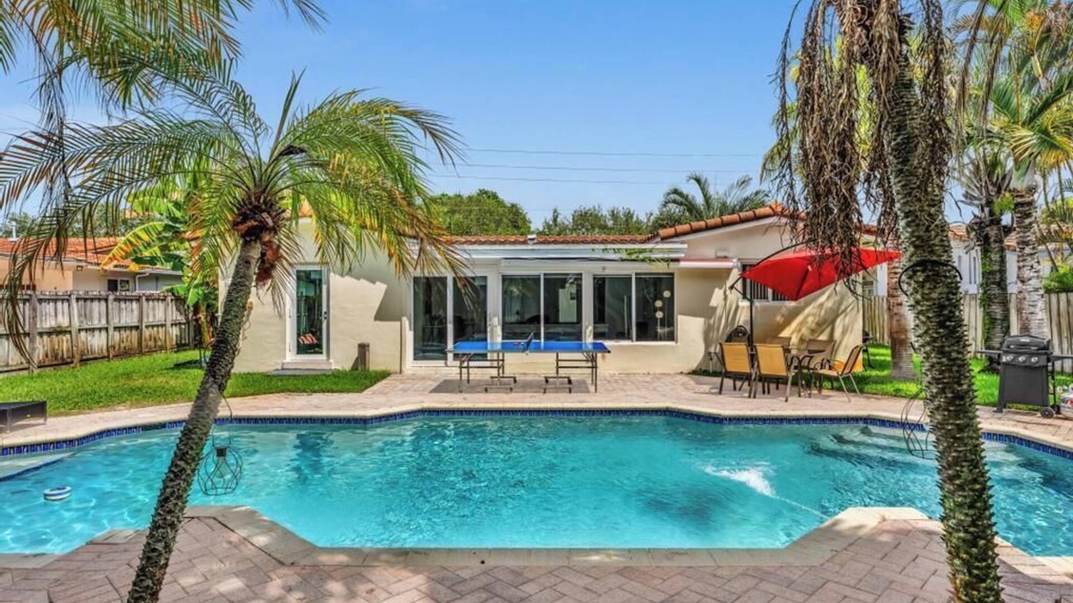 Hollywood Hills House | 3BR Vacation Villa w/Pool ~ Near Beach & Casino