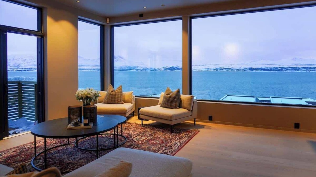 Tromso House | 3BR Villa Stunning View
