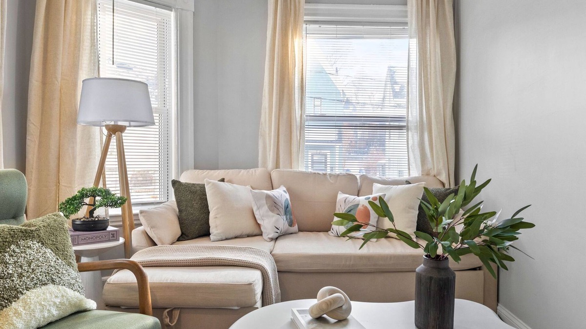 Winter Hill Apartment | 3BR2BATH Lux Home in Somerville