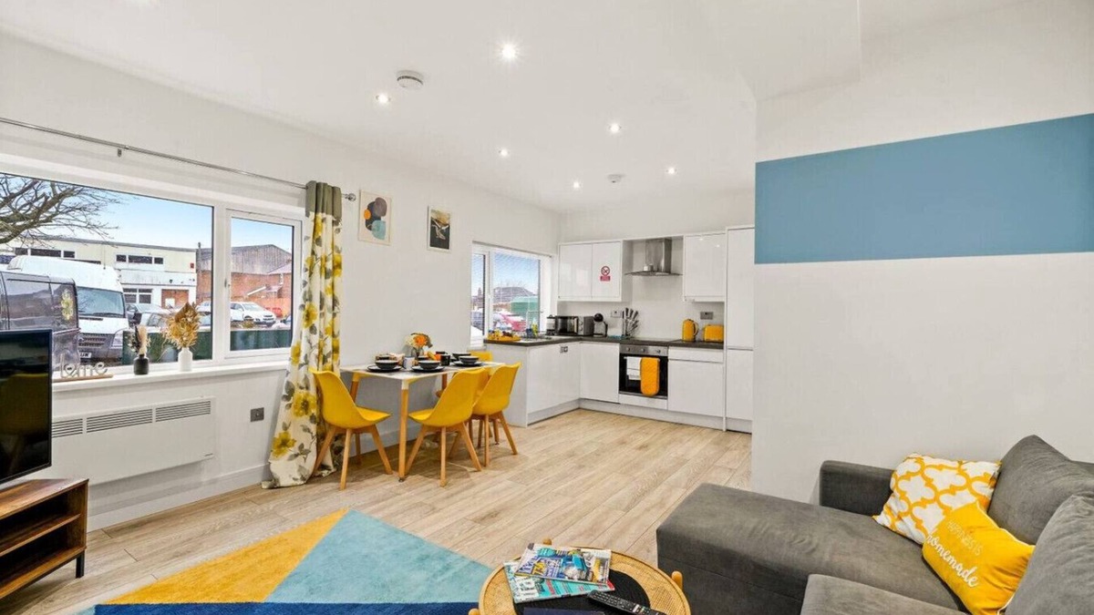 Swindon Apartment | 3CB Apartment*2 Bedroom*Sleeps 4*Long Stay Disc