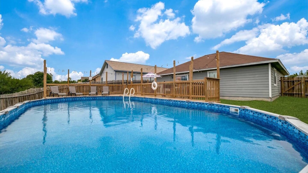 Arena District House | 3N & 4N Discounts Cozy Home w/Pool, Smart TVs