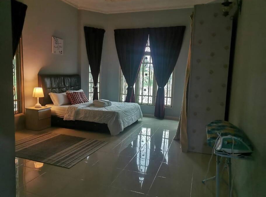 Kota Bharu House | 3R3B in Kota Bharu near Datu River