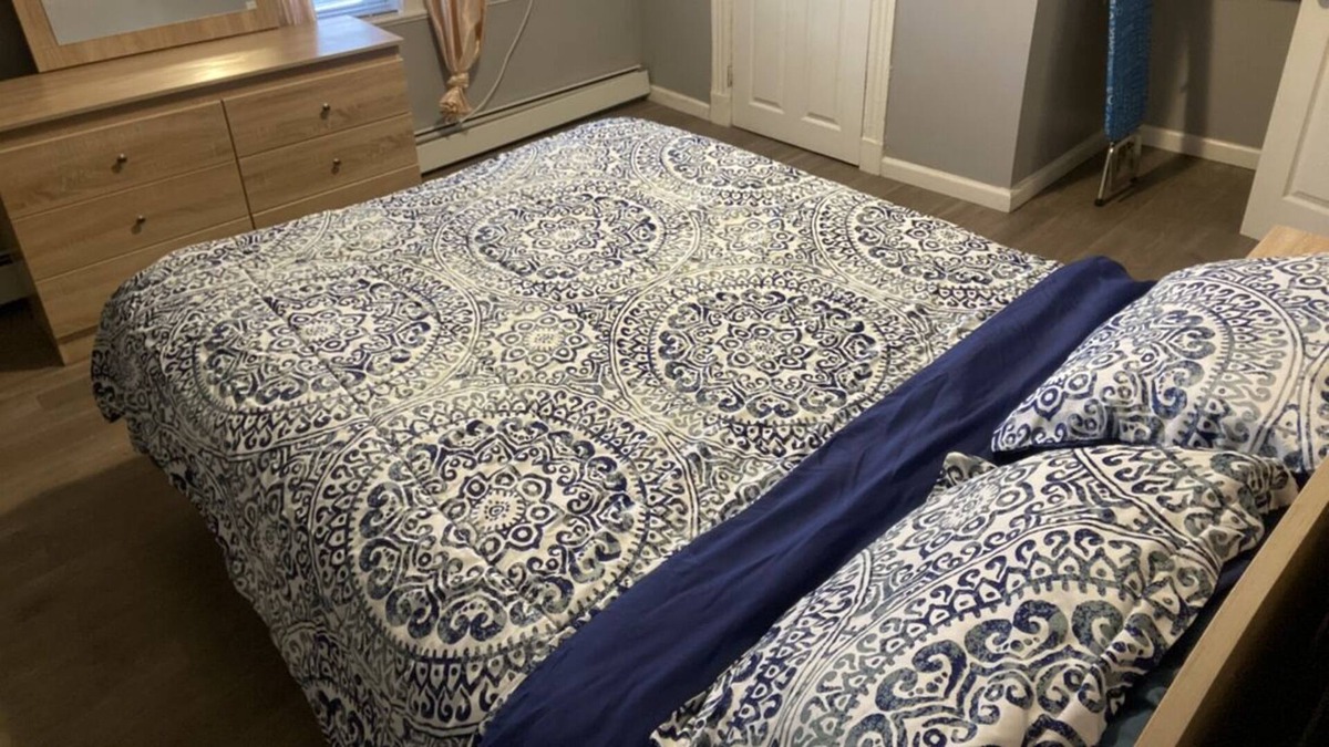 Irvington Apartment | 3rd flr Quaint & cozy Two Bedroom apt Close to NY- American dream Mall and more.