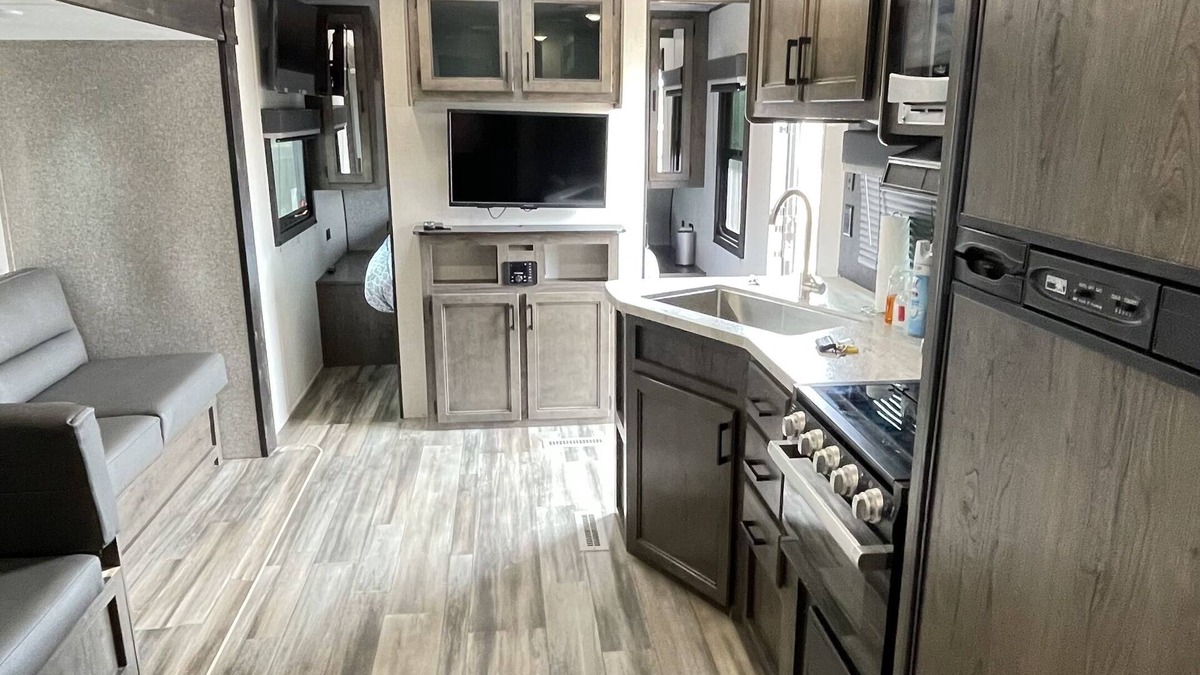Moreno Valley House | 3RV/parking/Netflix/private/excellent location