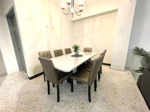 Subang Jaya House | 4-10Pax The Subang Premium House - The Heart Of Subang