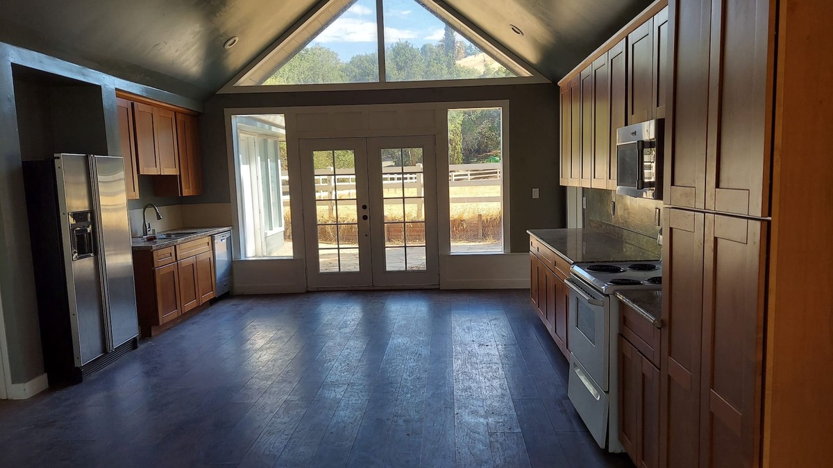 Cupertino House | 4/2 CUPERTINO HOUSE IN WILDERNESS SETTING