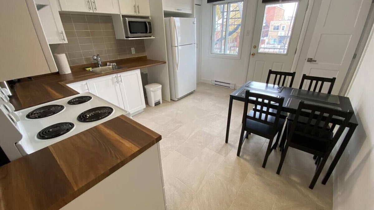 Bellerive Apartment | 4,5 près du fleuve, parkingn(At Corner store) bus