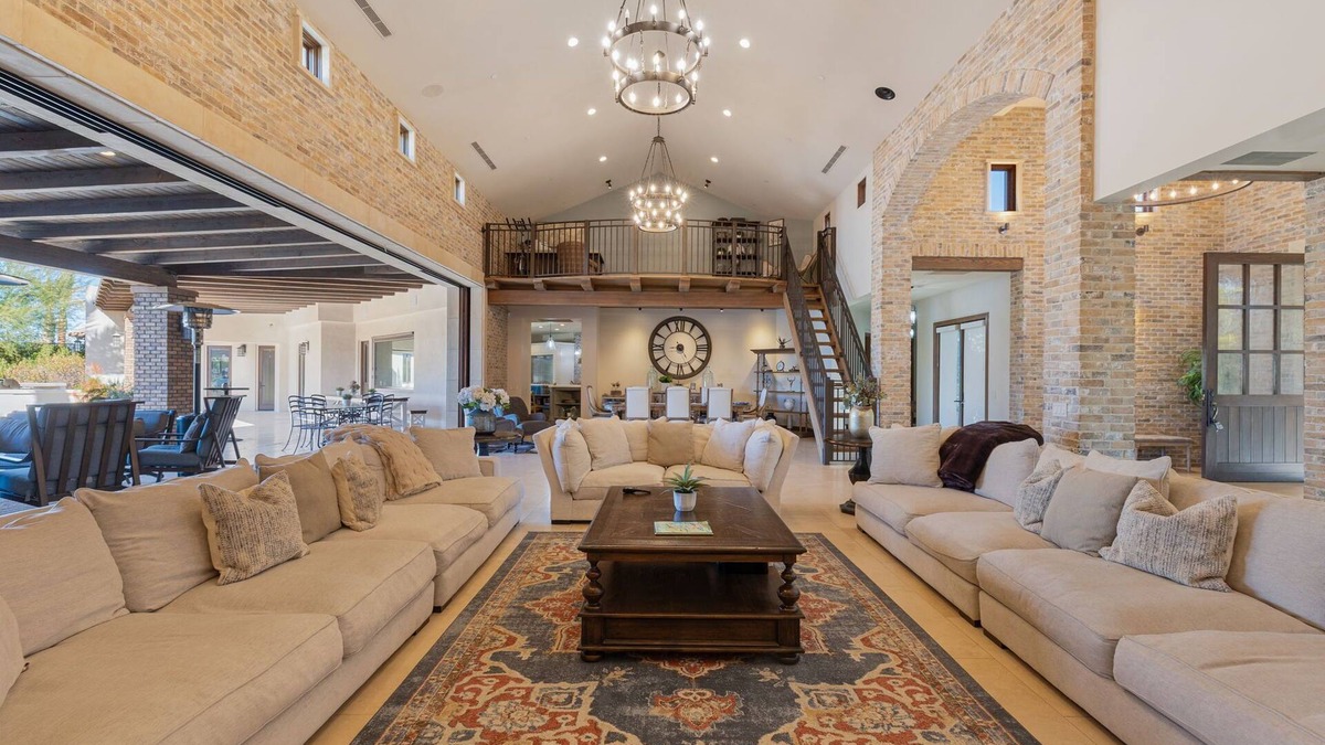 Bermuda Dunes House | 4+ acre property 12 bedrooms 11 bathrooms 2 pools