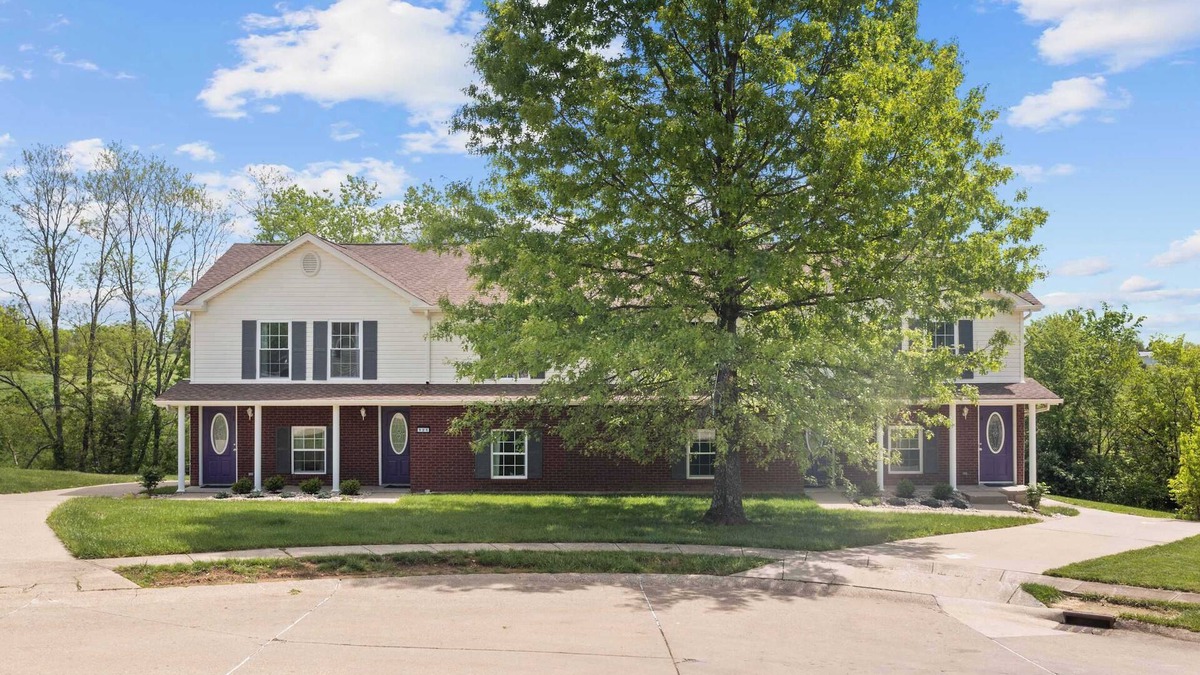 Williamstown Apartment | 4 apartments, 10 bedrooms! - 2 and a half Miles from Ark!
