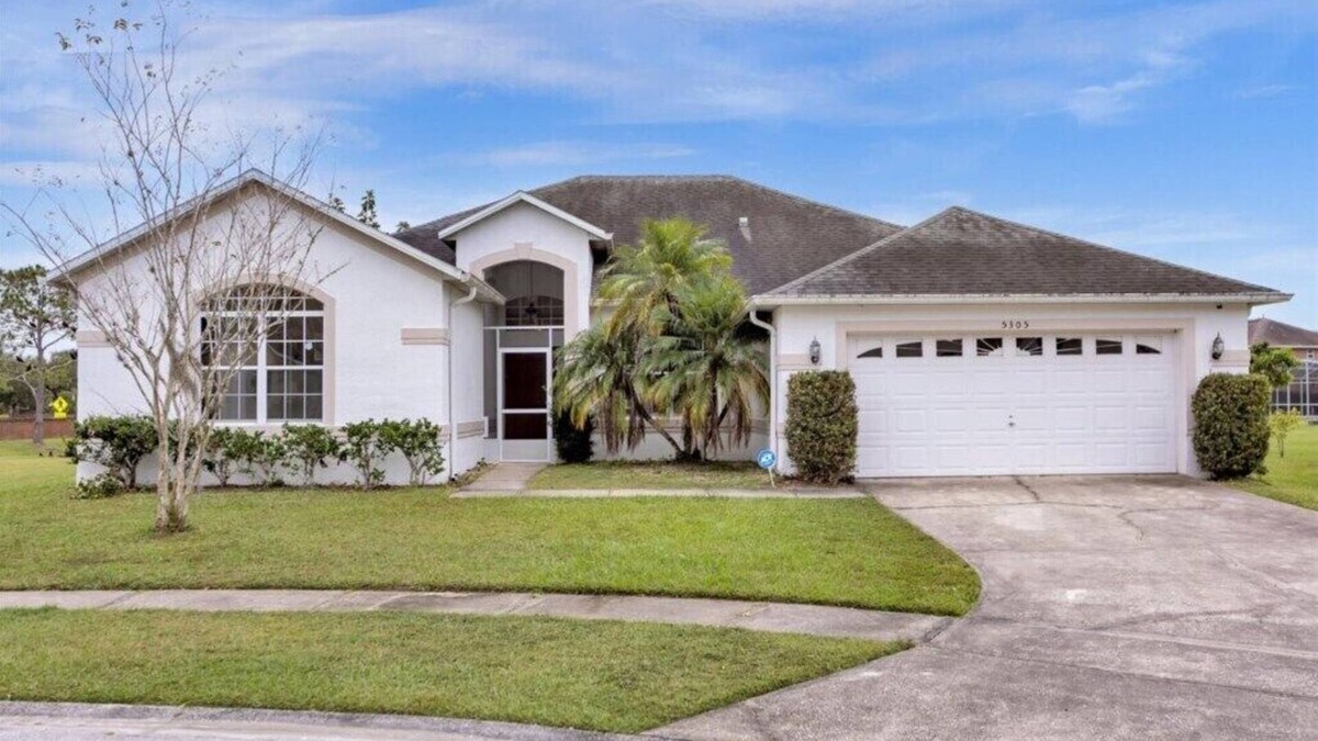 Crescent Lakes House | 4 Bathrooms/3 Bathrooms/Cresent Lakes (5305 CV)