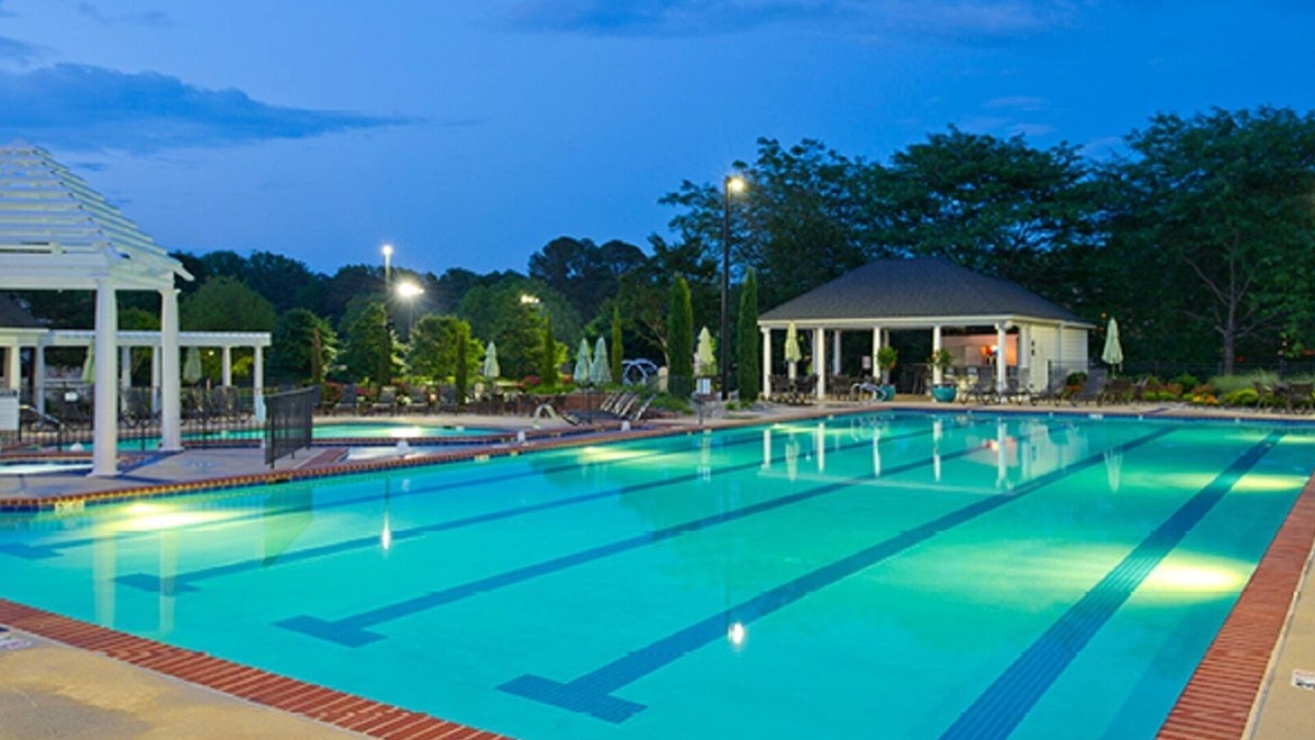 Berkeley Condo | 4 BDRM* SLEEPS 12* 2 KITCHENS* 2 LIVING RMS* 4 BATHRMS* BUSCH GARDENS 8 MILES*