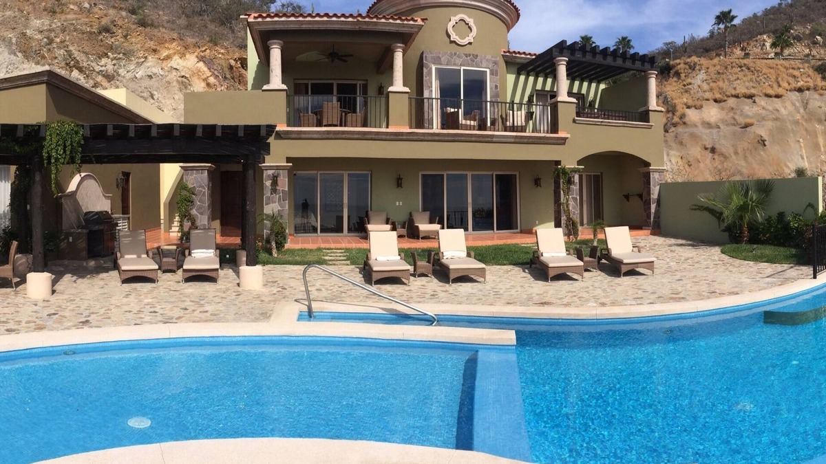 Paraiso Escondido House | 4 bdrm Villa-Gated Montecristo Estates