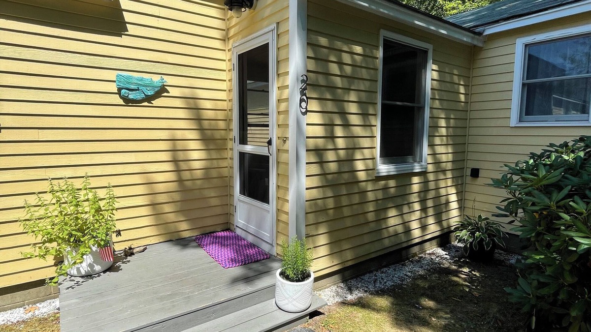 Kennebunkport House | 4 Bed, 2 min walk to Goose Rocks Beach, breathtaking sunsets on the back porch.