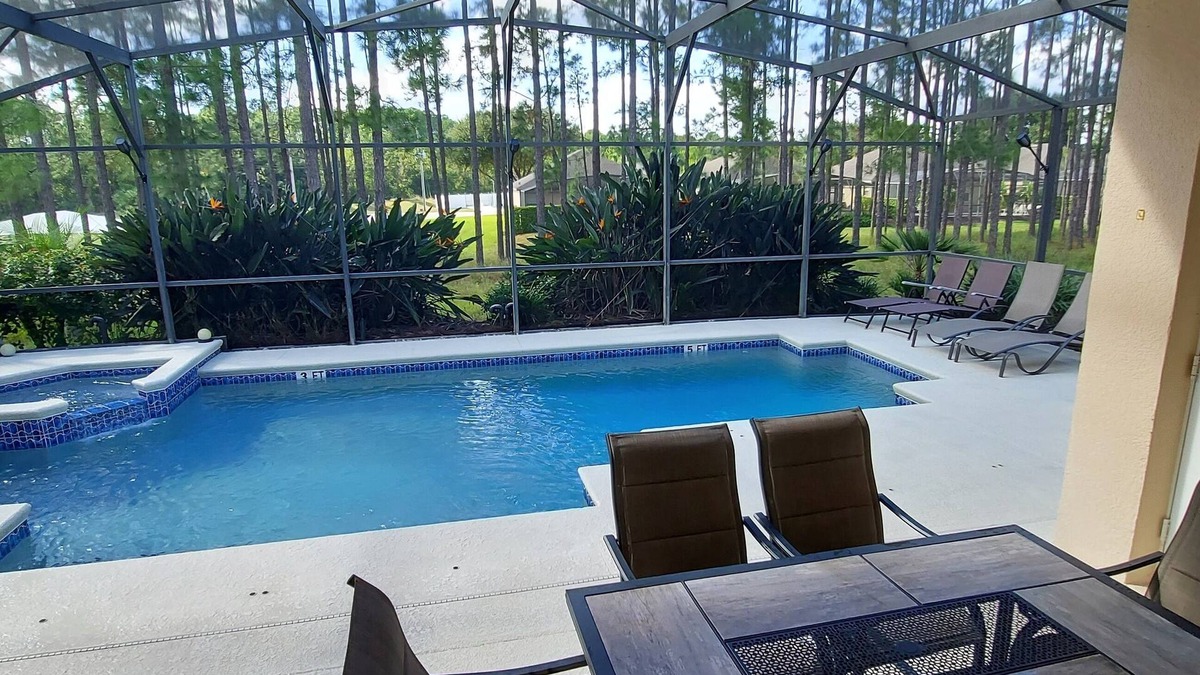 Calabay Parc House | 4 Bed 3 Bath ⭐ 2 Master Suites ⭐ 86" TV ⭐Hot Tub ⭐ Pool ⭐ In Calabay Parc