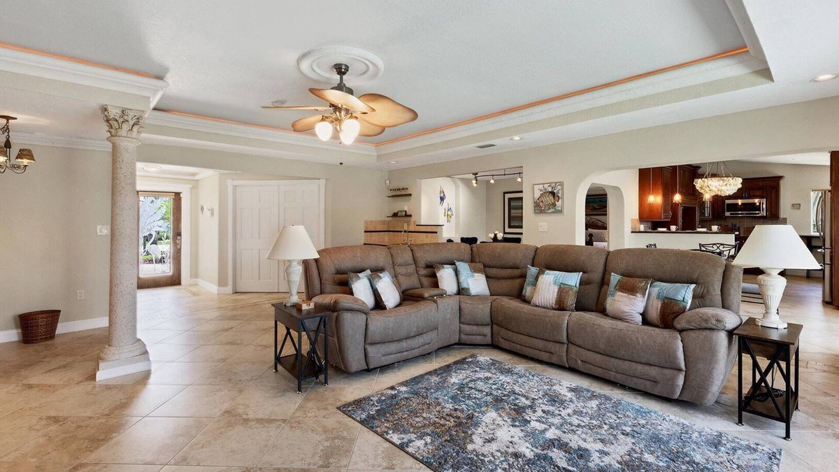 Charlotte Harbor Villa | 4 Bed 3 Baths Villa in Charlotte Harbor Area #945