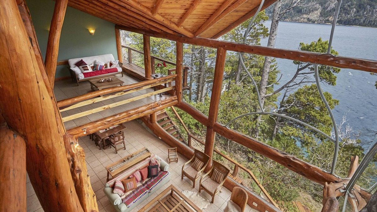 San Carlos de Bariloche House | 4 BED/5 BATH, LUXURY LAKEFRONT HOME
