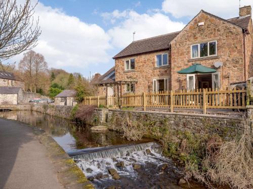 Bakewell House | 4 Bed in Bakewell PK911