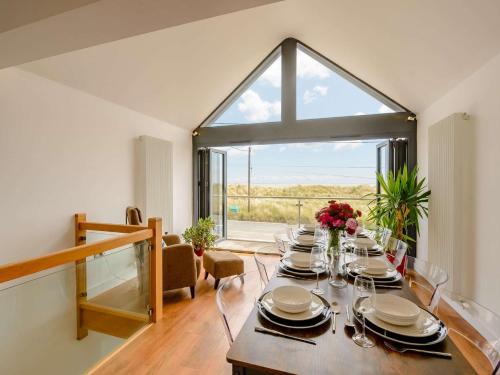 New Romney House | 4 Bed in New Romney 88208