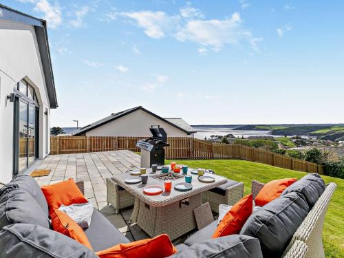 Polruan House | 4 Bed in Polruan 91931