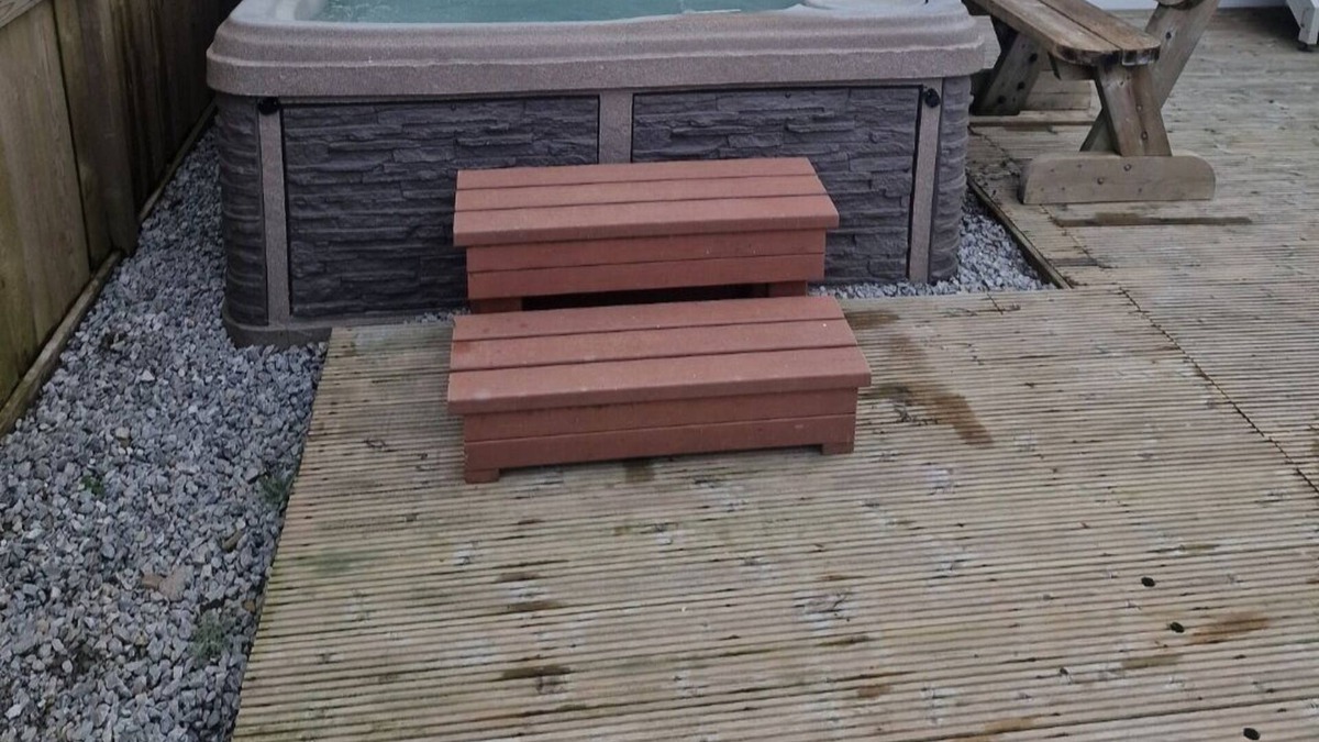 Flamborough Cabin | 4-Bed Lodge in flamborough Bridlington sleeps 8