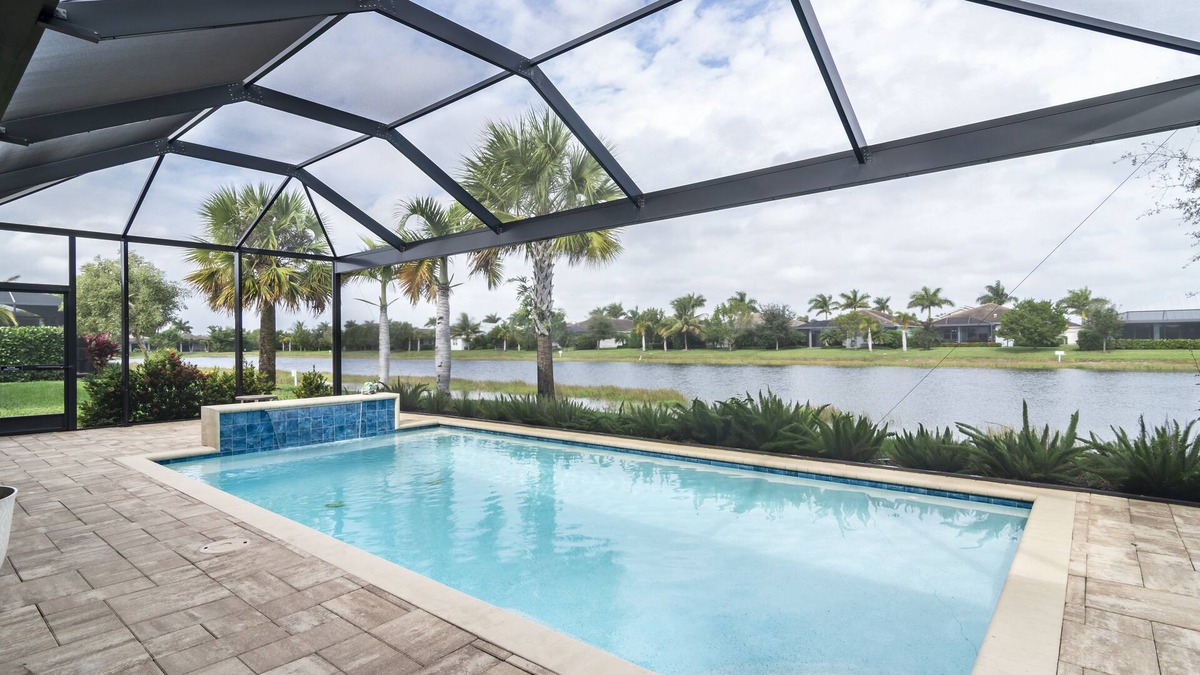 Naples House | 4 Bed Naples Paradise With Pool
