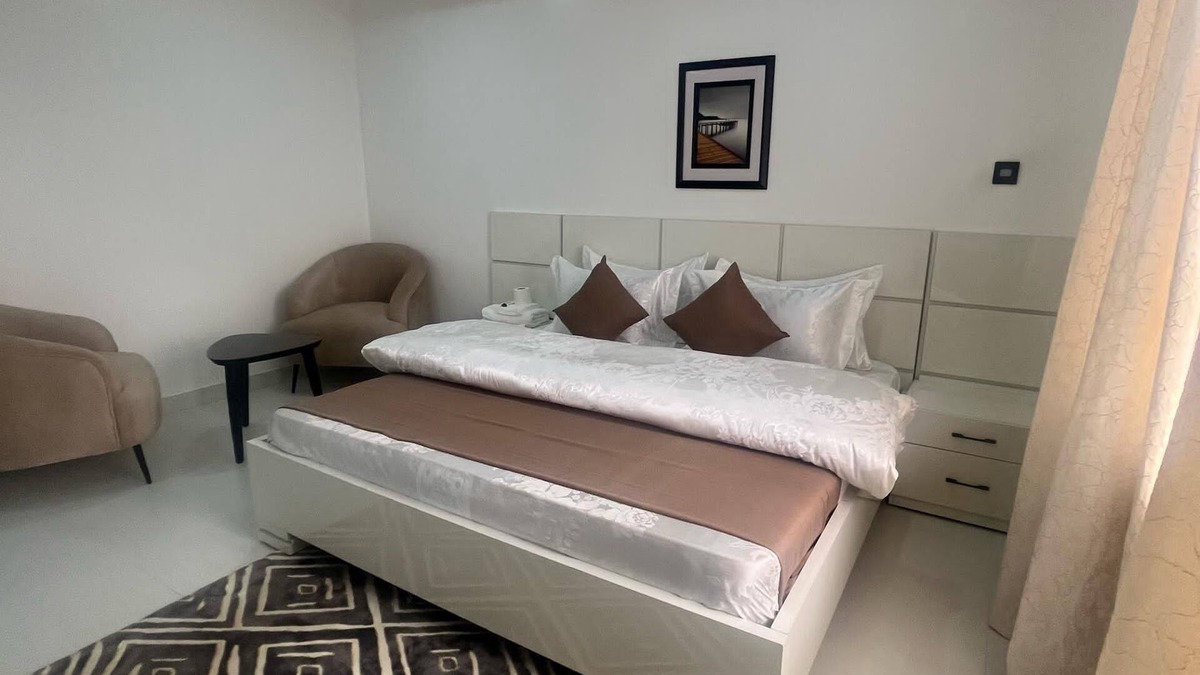 Abuja Apartment | 4-bedroom apartment in charming Abuja with WiFi, AC. Book now