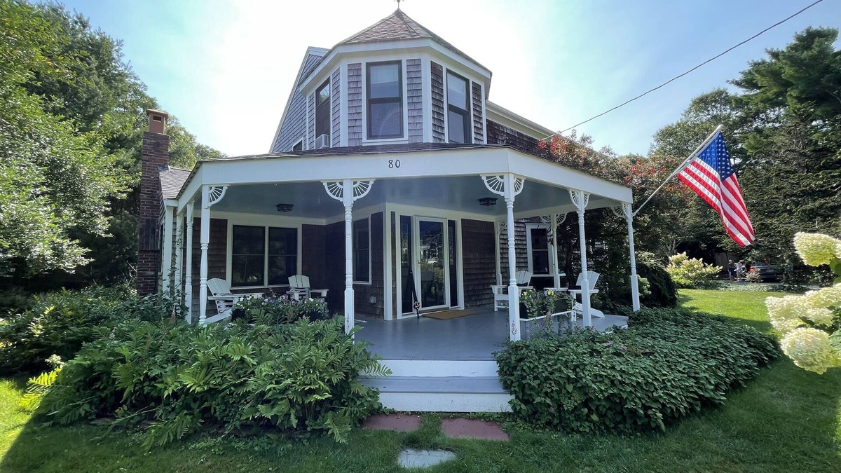 Osterville House | 4 Bed Osterville Home with Yard