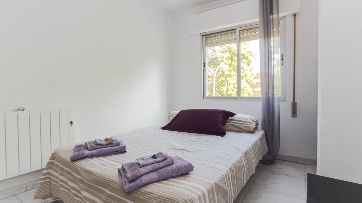 Alcala de Henares Apartment | 4 Bed-Sleeps 6-Garden-Balcony-Pets