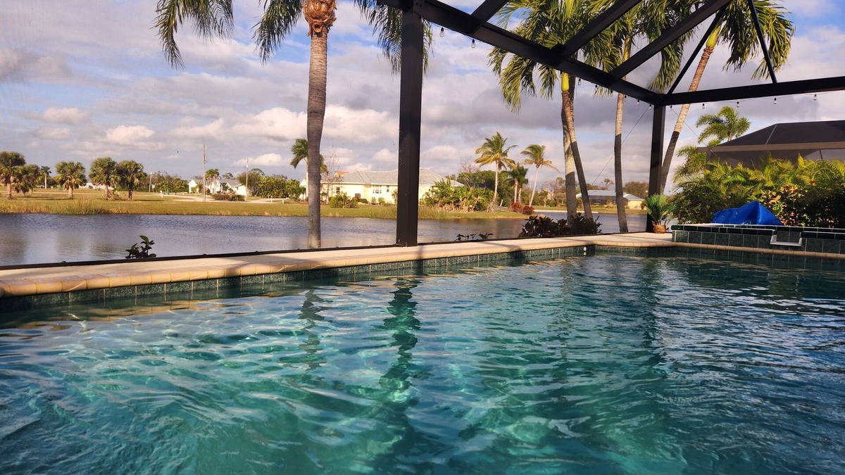 Punta Gorda House | 4 bed with Pool and Spa. Minutes from Boating, Fishing, Golfing and the Gulf