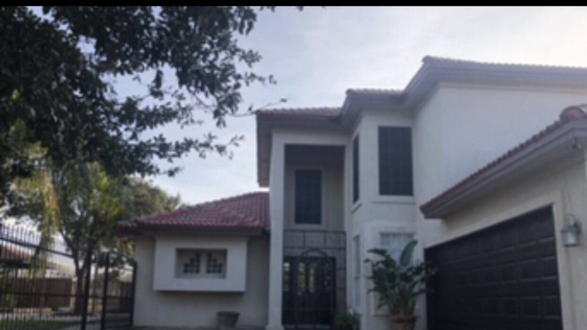 Bonanza House | 4 bedroom 2.5 restroom House in the Northside close toPark hospital restaurant