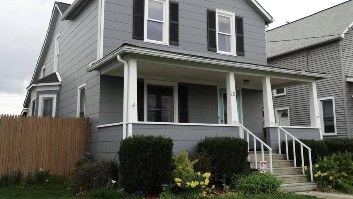 Riverside House | 4 Bedroom, 2 bath. Sleeps 4-6. Great location for finger lakes/Corning vacation.