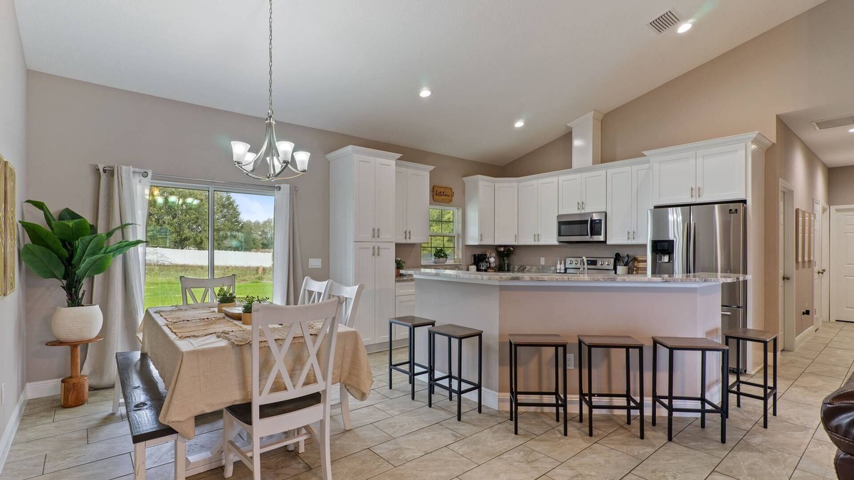 Ocala House | 4-bedroom 2-bathroom charming house in Ocala with AC, WiFi. Enjoy your stay