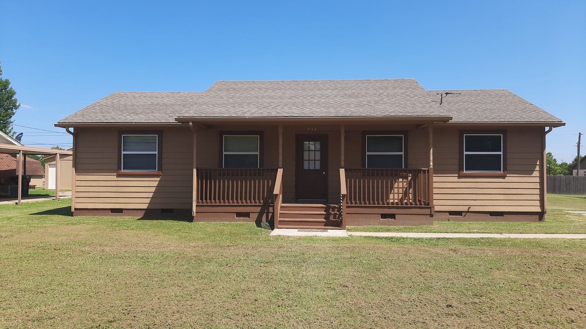 Skiatook House | 4 Bedroom-2 Full BathsnClose to lake - 20 min to airport