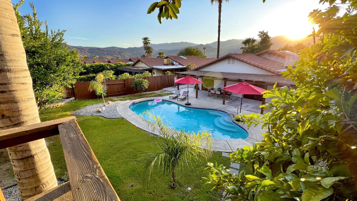 Cathedral City House | 4 bedroom/3 full bath pet friendly modern house.