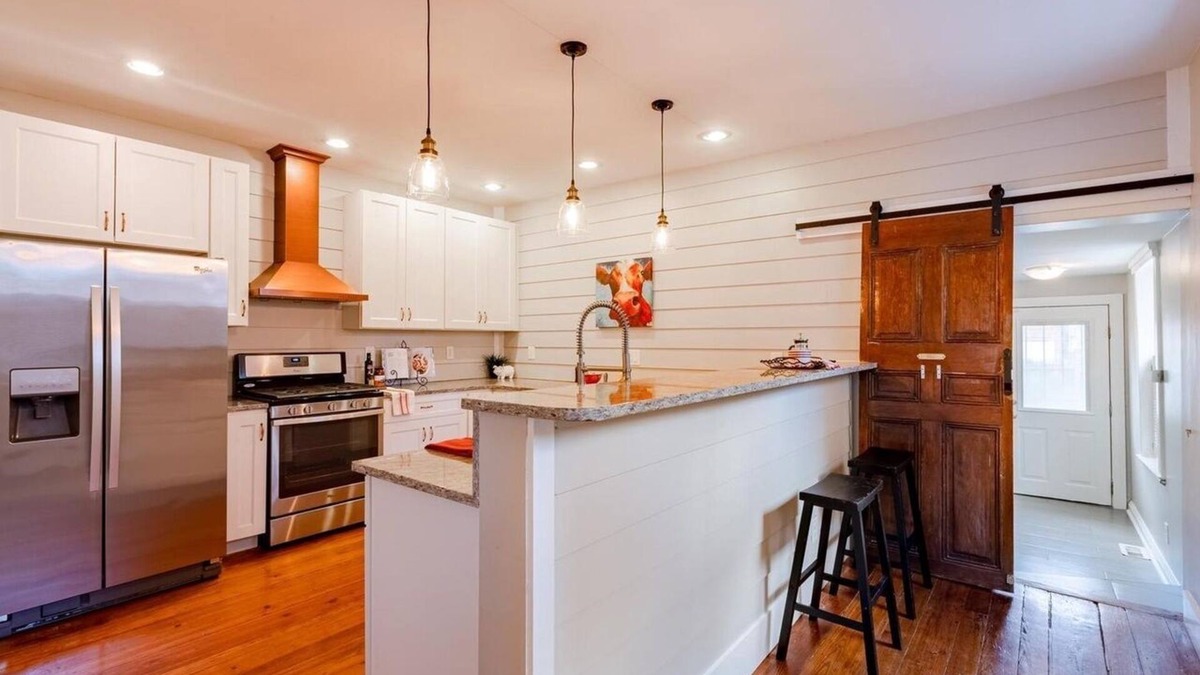 Downtown Baltimore House | 4 Bedroom 4 Full Bathroom Near Downtown with FREE parking