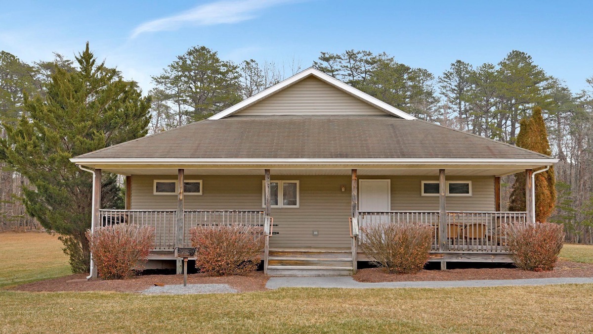 The Woods Cottage | 4 Bedroom/4Bath Cottage