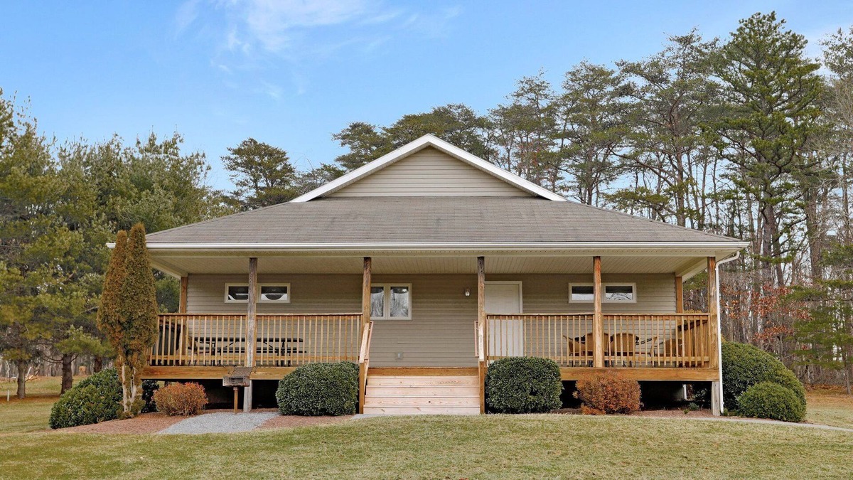 The Woods Cottage | 4 Bedroom/4Bath Cottage