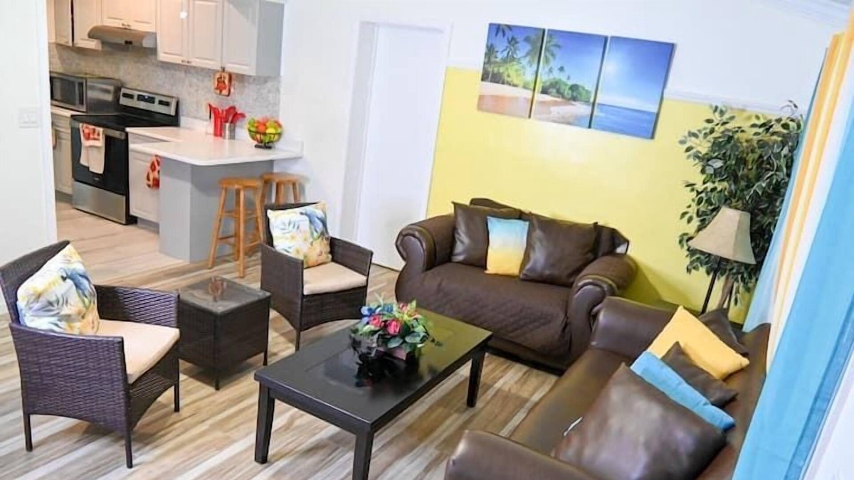 Margate Apartment | 4 Bedroom 702118 by Houzlet