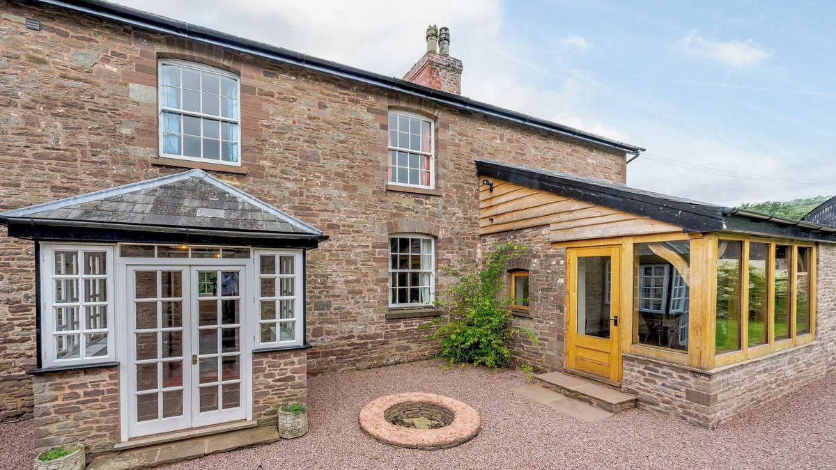 Skenfrith Cottage | 4 bedroom accommodation in Skenfrith, near Monmouth
